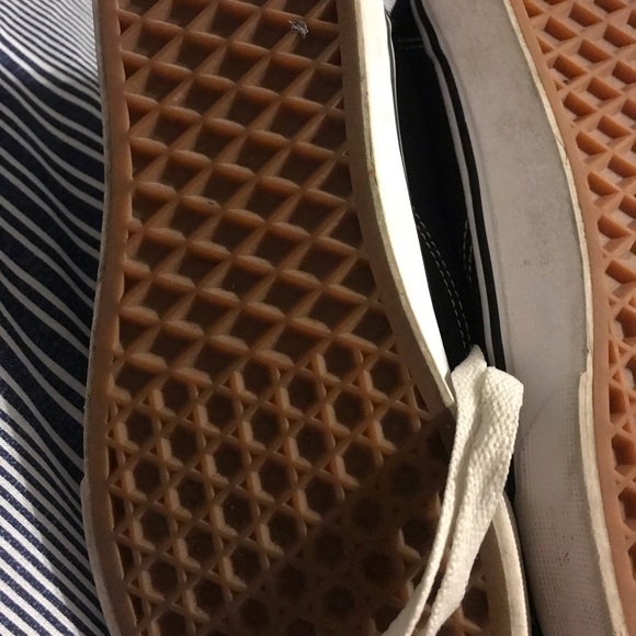 Vans - Picture 2 of 4